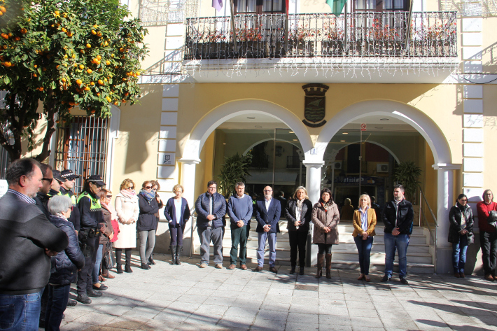 Almuñécar guarda un minuto de silencio por el Leonor, la segunda víctima de violencia de género del 2019